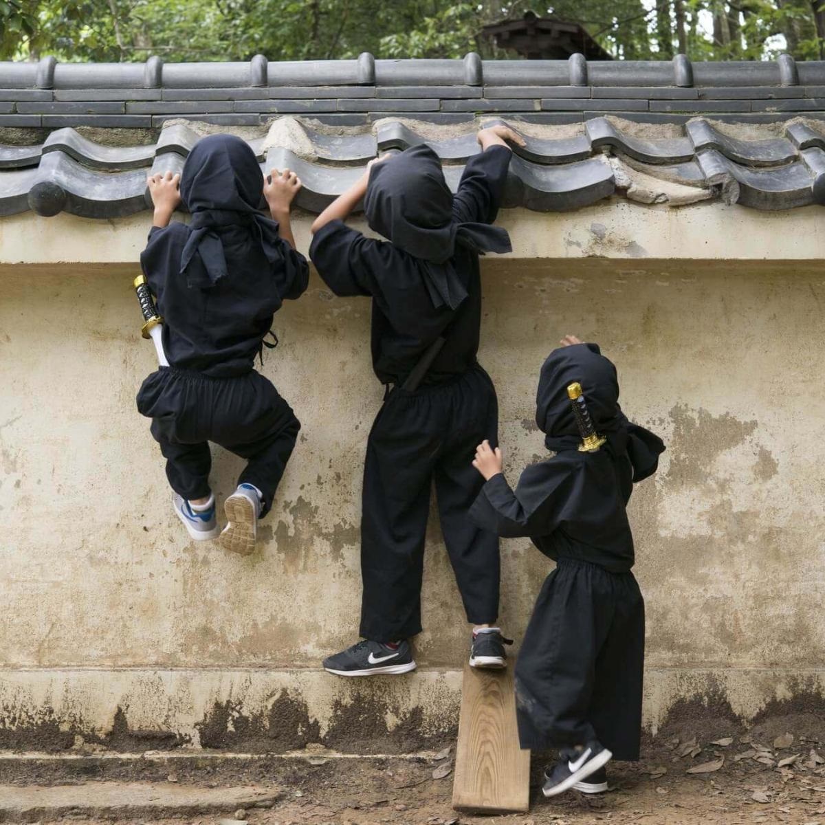 Ninja wall climbing